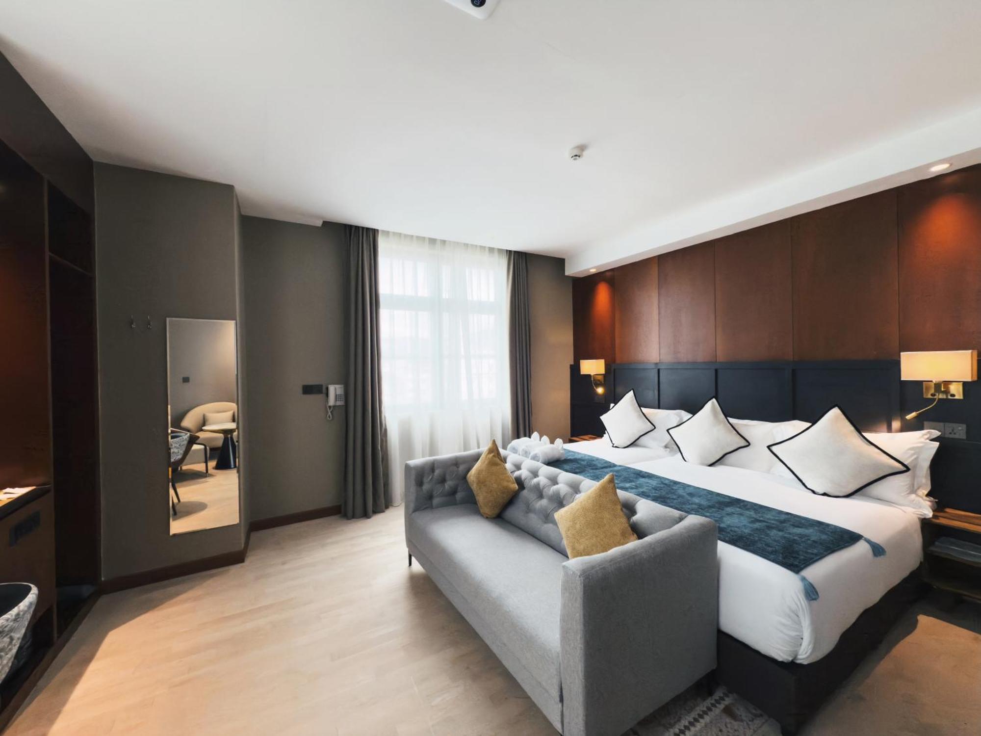 Hotel Moon