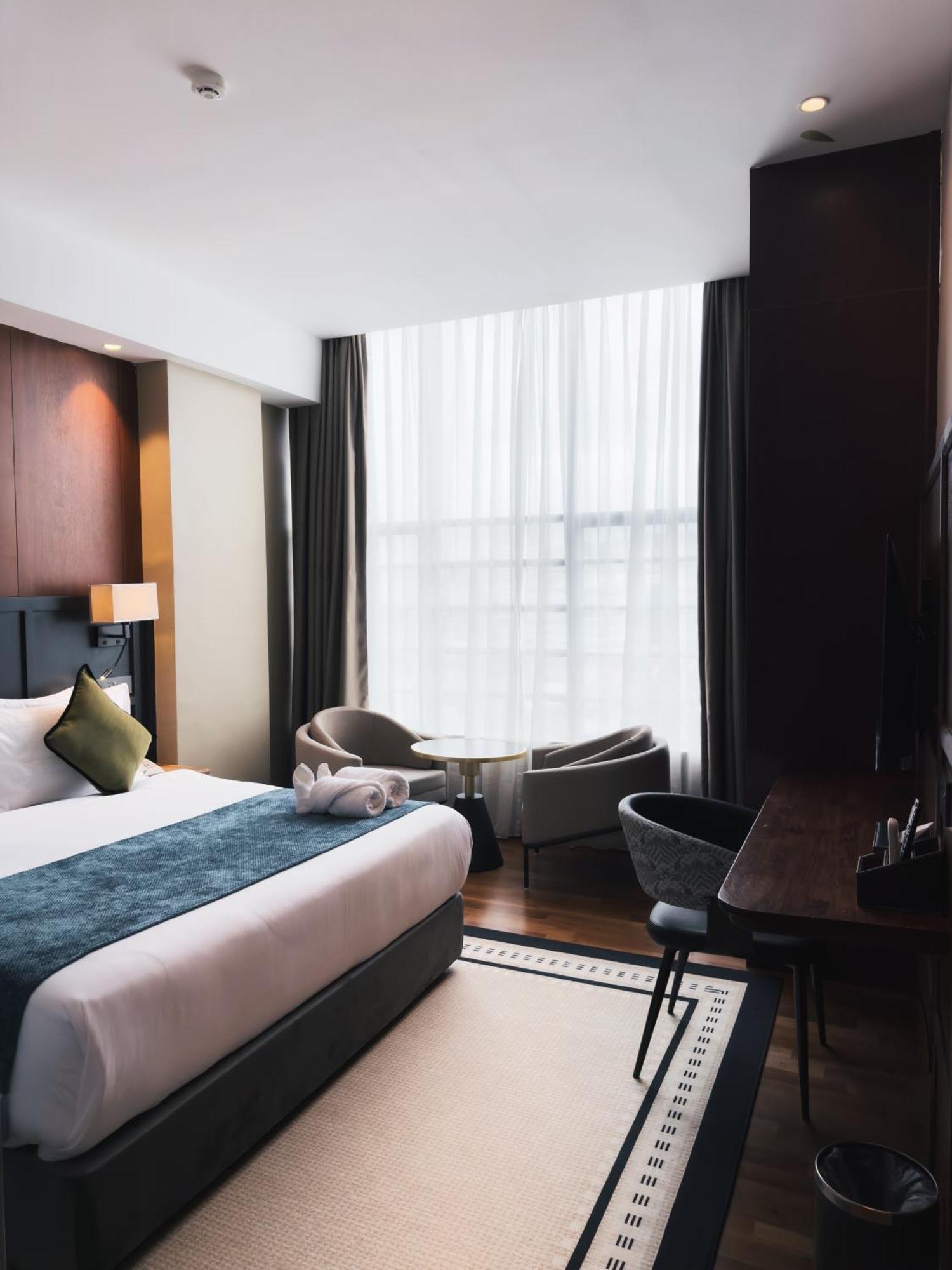 Moon Hotel 4*