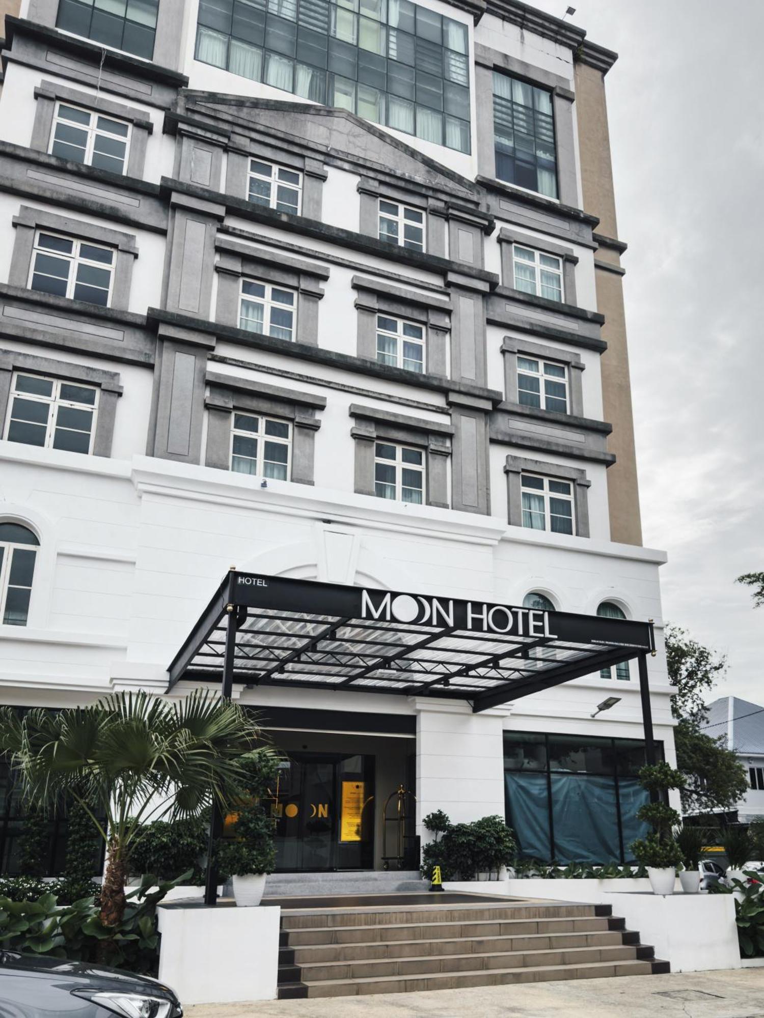 Moon Hotel