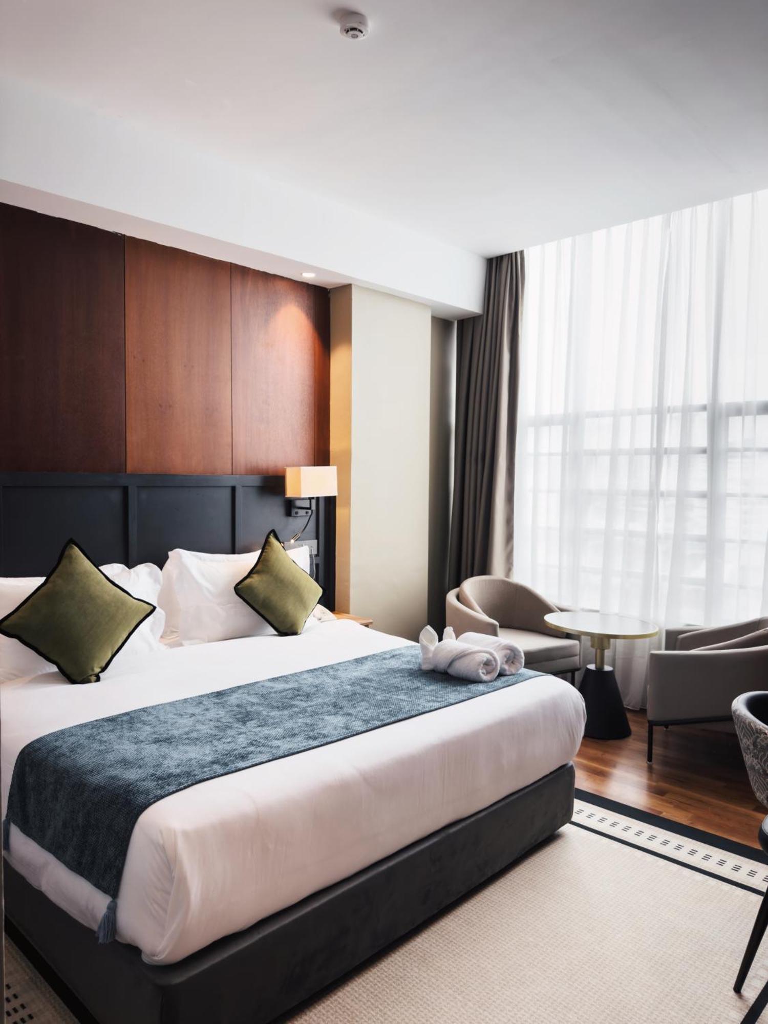 Moon Hotel 4*