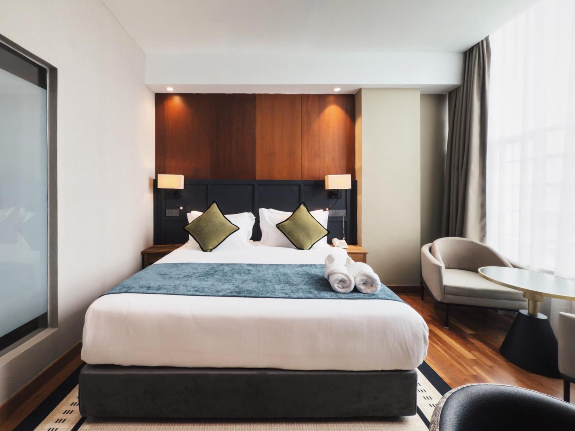 Moon Hotel George Town